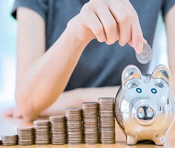 ¿Invertir en soles o dólares? Qué debes mirar