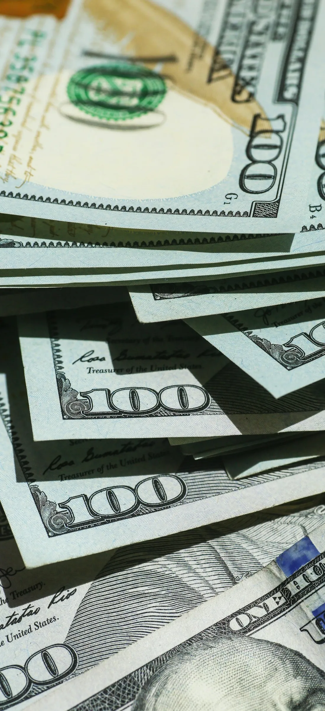 ¿Dónde invertir cuando sube el dólar hoy?