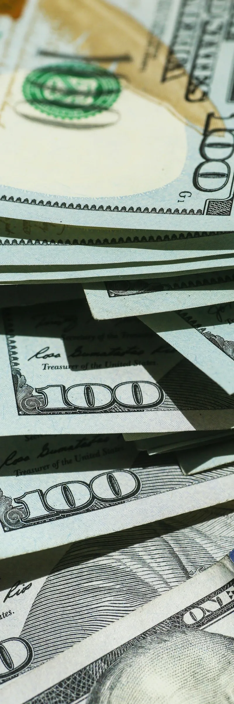 ¿Dónde invertir cuando sube el dólar hoy?