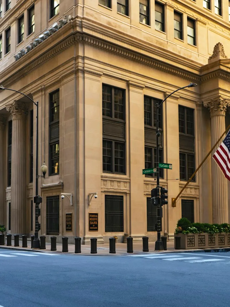 ¿Qué significa que la Fed evalúe subir las tasas?