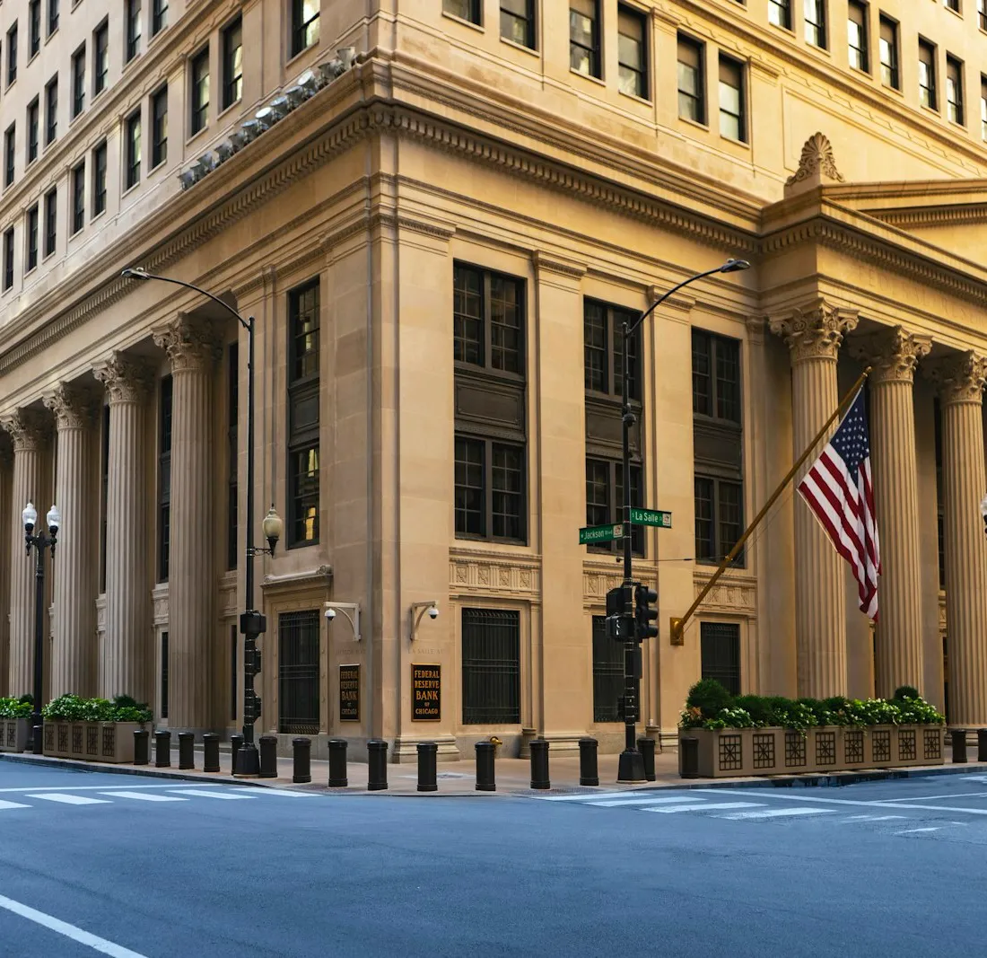 ¿Qué significa que la Fed evalúe subir las tasas?