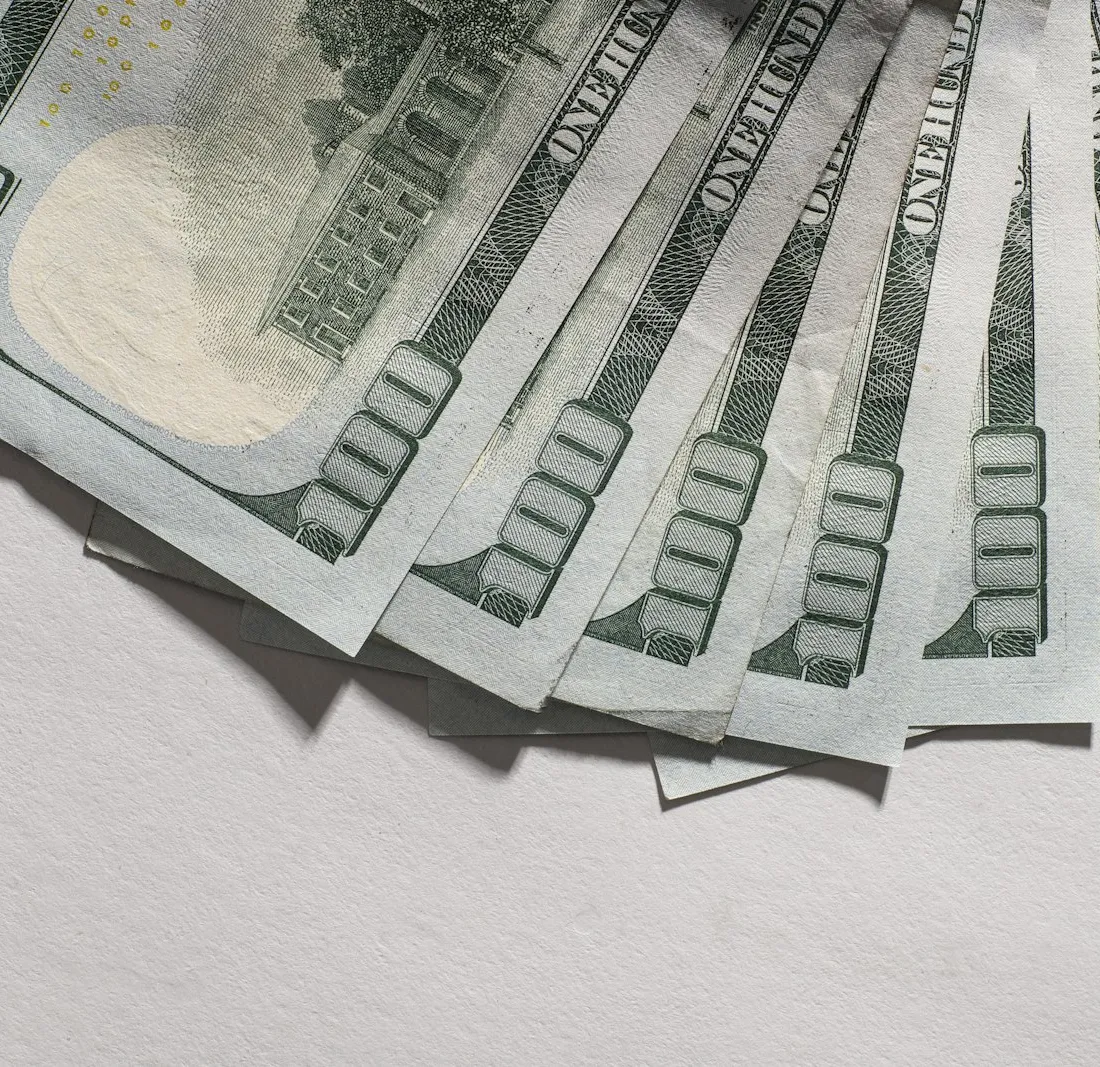 ¿Cómo proteger tu capital ante la inflación y la volatilidad del dólar hoy?
